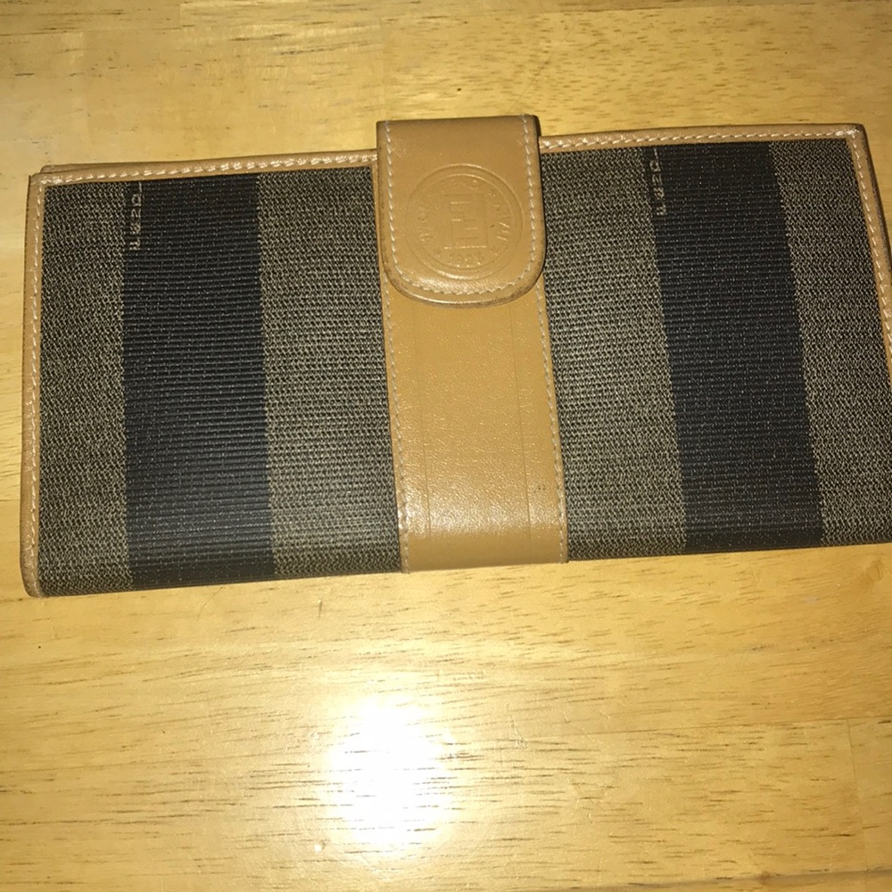 FENDI  vintage 6 credit card wallet